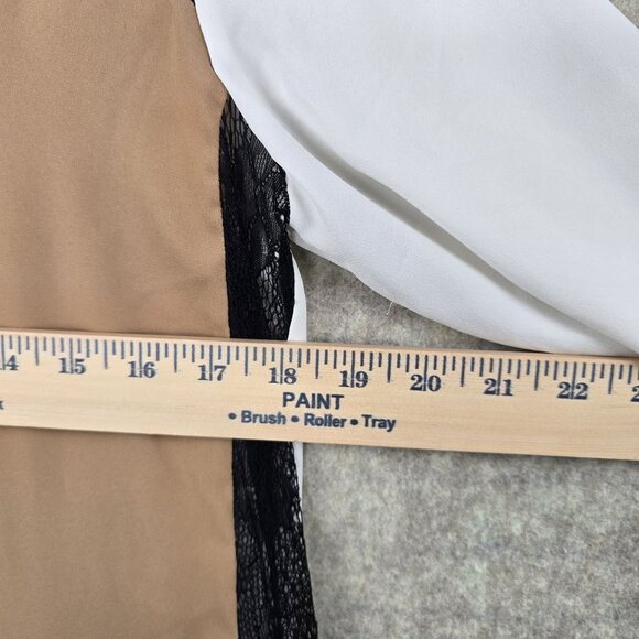 Colorblock Long Sleeve Blouse With Lace Accents & Button Closure - Picture 6 of 6